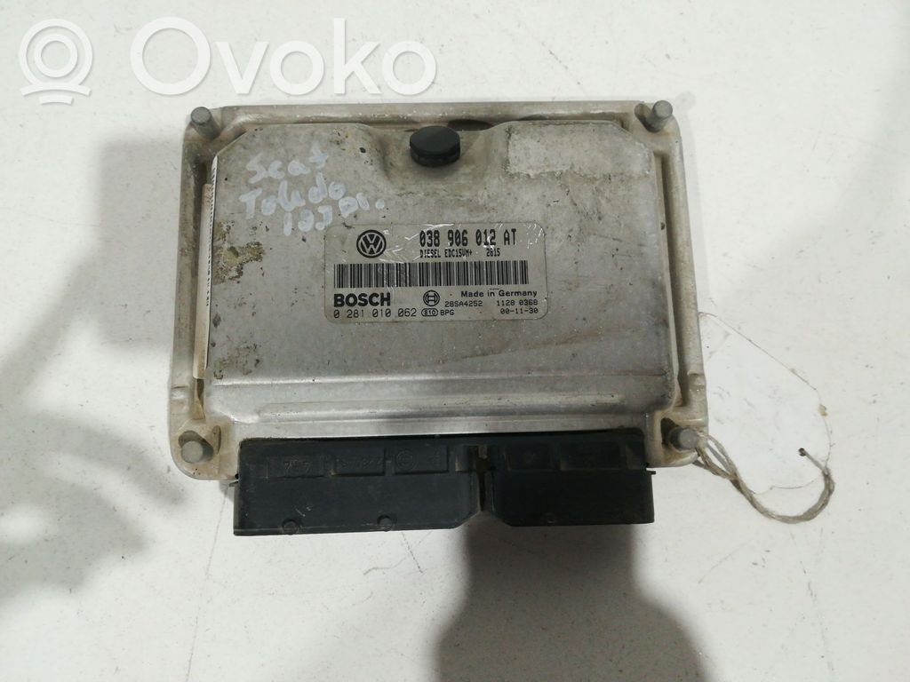 Centralina/modulo del motore   038906012AT