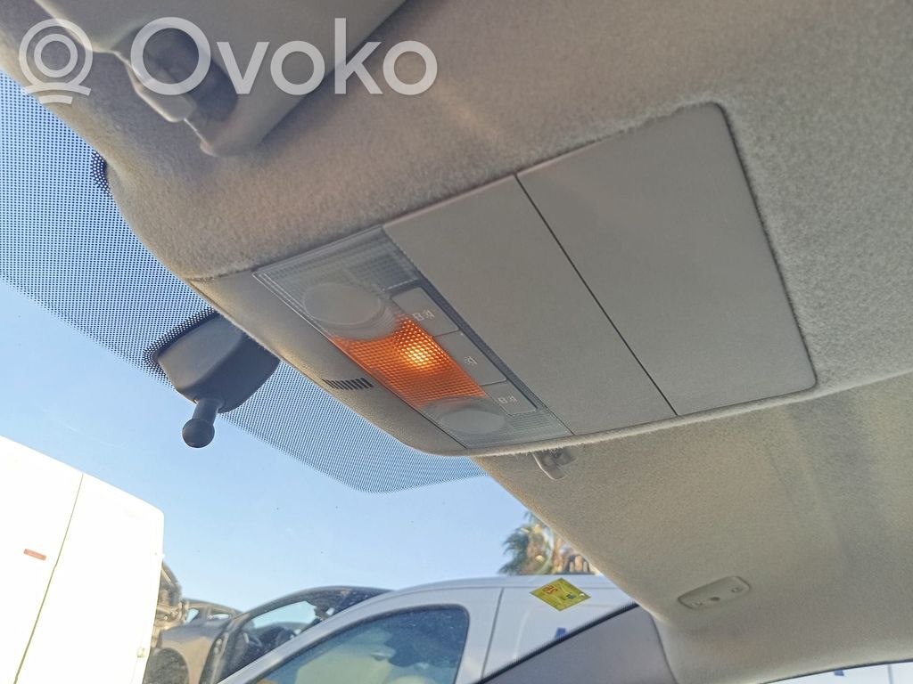 Éclairage lumière plafonnier avant