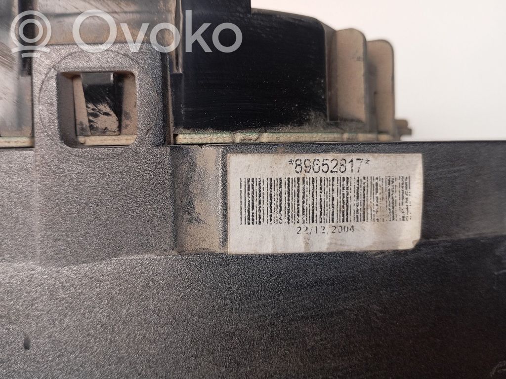 Geschwindigkeitsmesser Cockpit   89652817