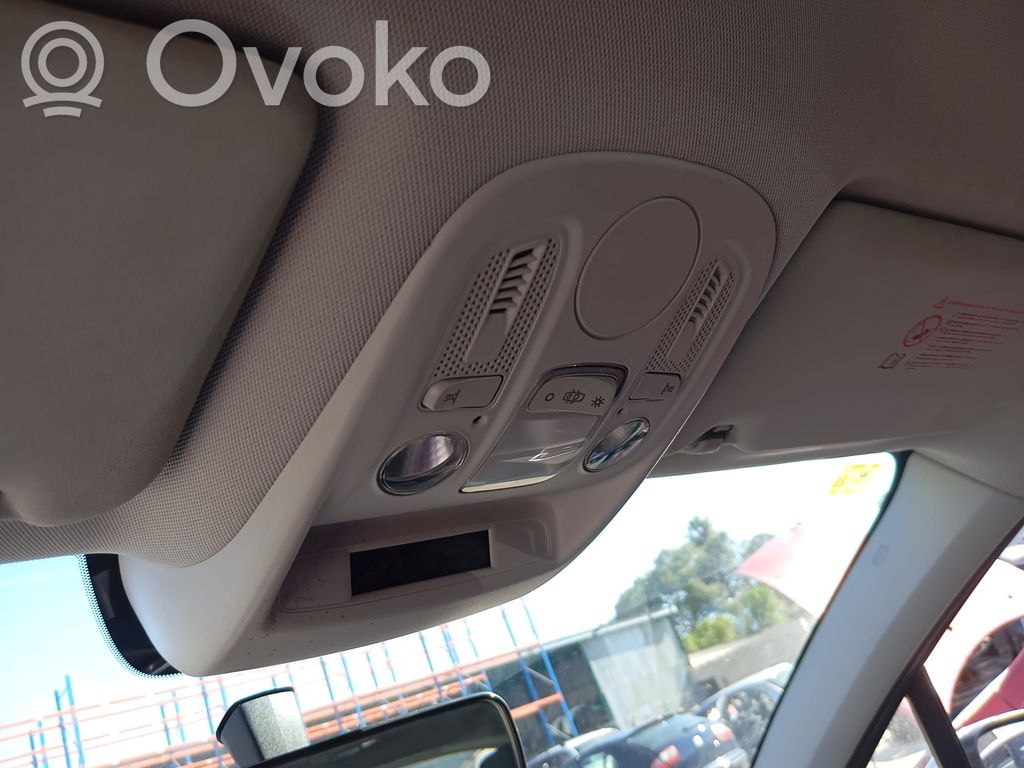 Citroen C4 II Éclairage lumière plafonnier avant