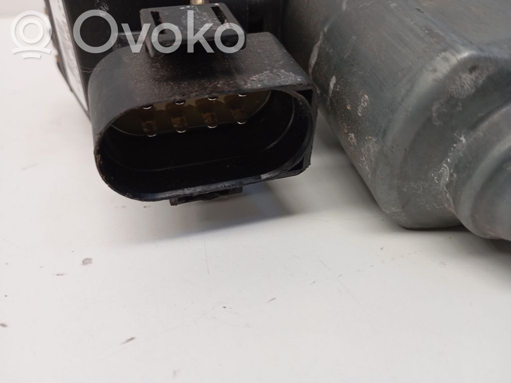 Audi A4 S4 B5 8D Motorino alzacristalli della portiera anteriore