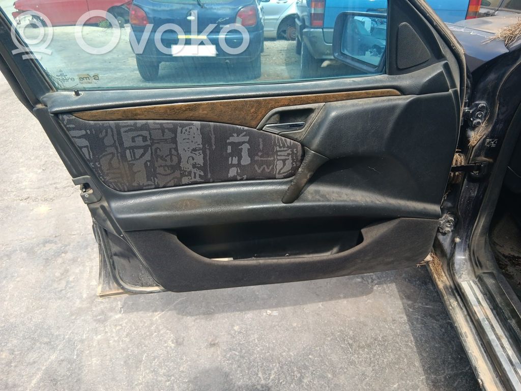 Regulador de puerta delantera con motor