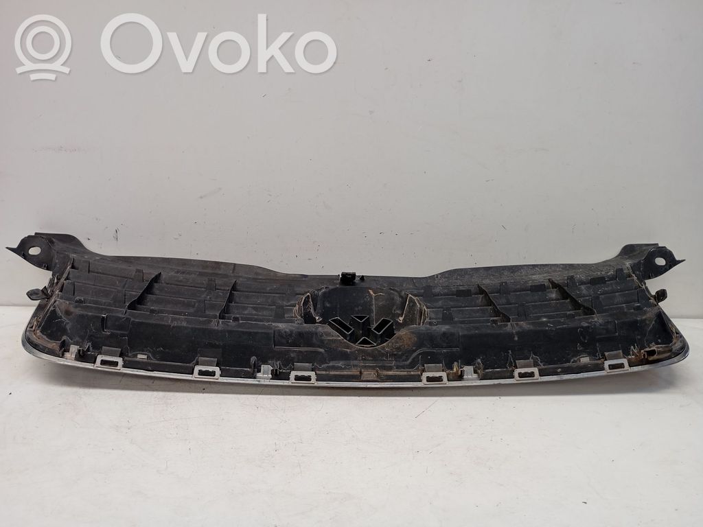 Volkswagen PASSAT B5.5 Griglia anteriore