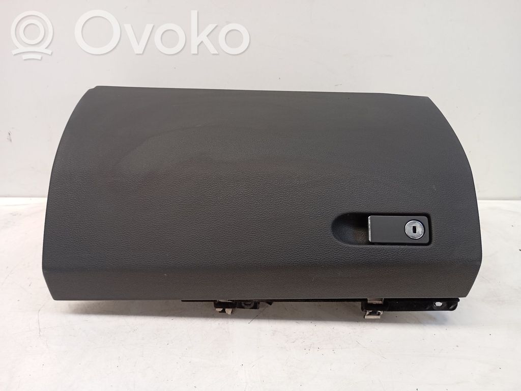 Guantera   A2126800091