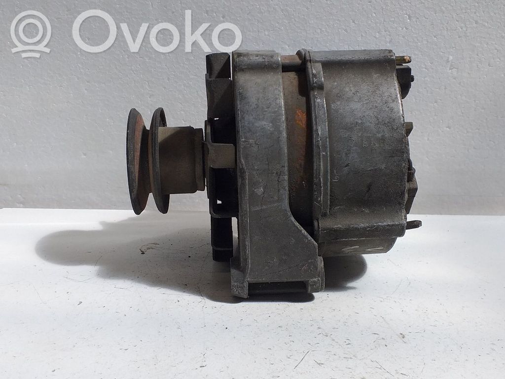 Volkswagen PASSAT B3 Lichtmaschine 