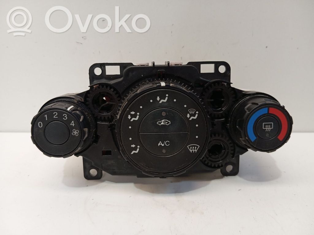 Ford Fiesta Panel klimatyzacji 
