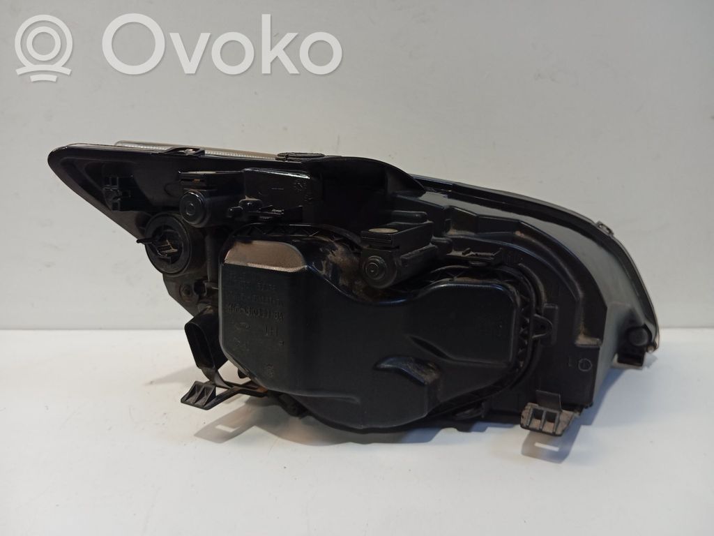 Ford Focus Lampa przednia 
