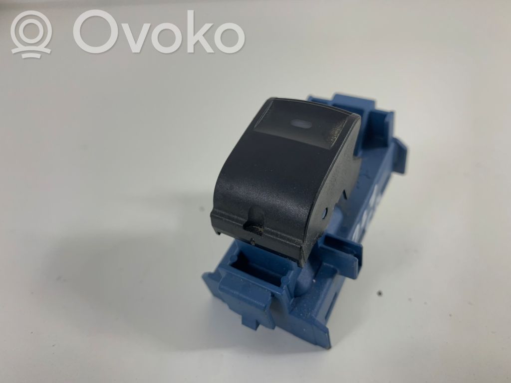 Toyota Avensis T270 Electric window control switch 