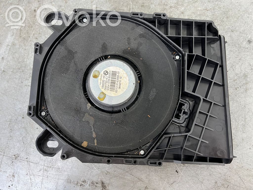 BMW 1 E82 E88 Žemo dažnio garsiakalbis 