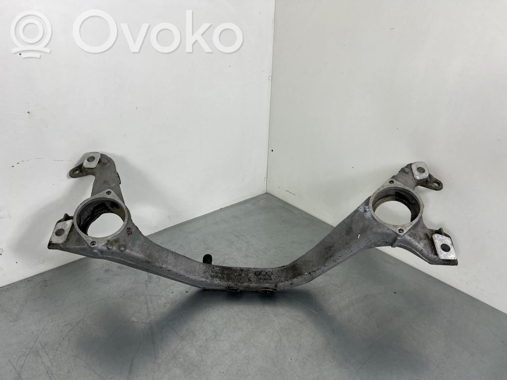 Volkswagen Touareg II Engine mounting bracket 