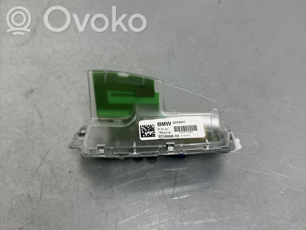 BMW X5 F15 GPS-pystyantenni 