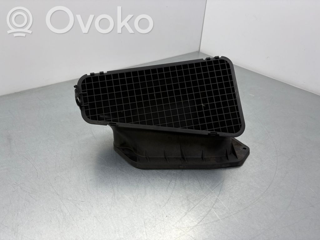 Porsche Macan (95B) Air intake duct part 