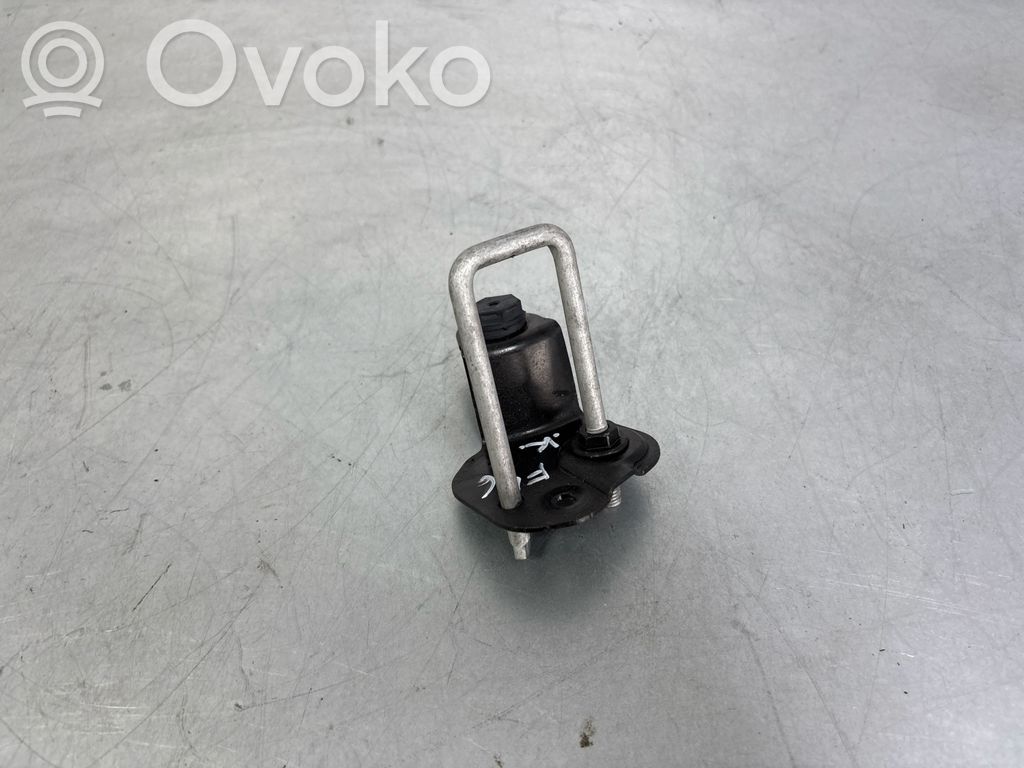 BMW 2 F46 Konepellin lukituksen salpahaka 