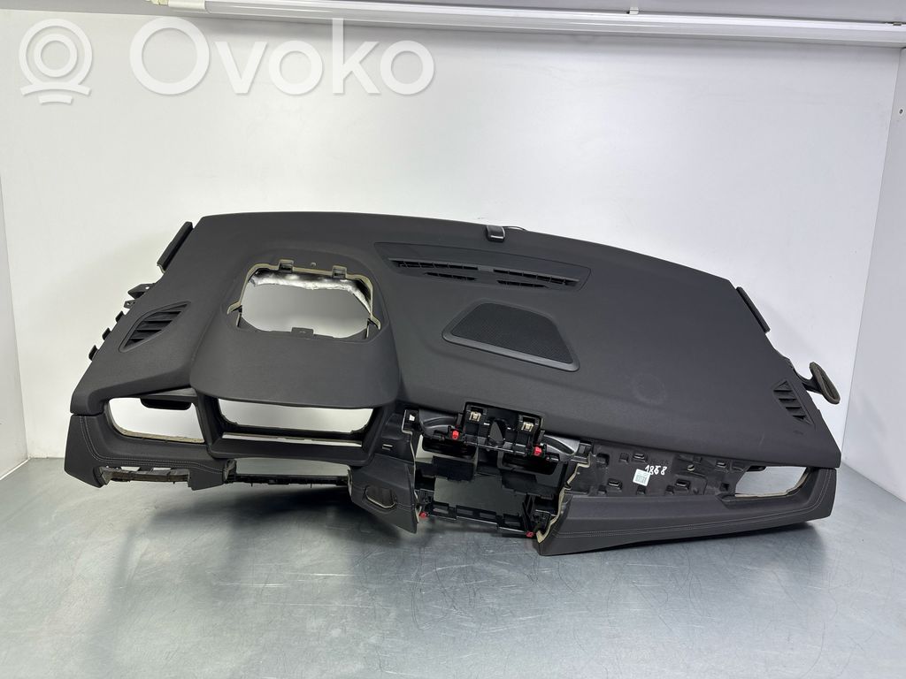 BMW 2 F46 Panelė 