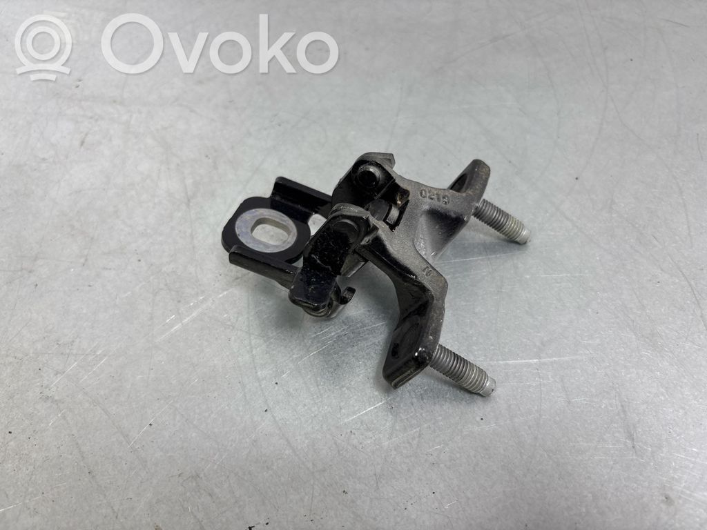 BMW 2 F46 Tailgate/trunk/boot hinge 