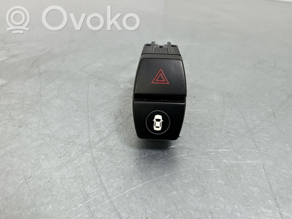 BMW 2 F46 Botón interruptor de luz de peligro 