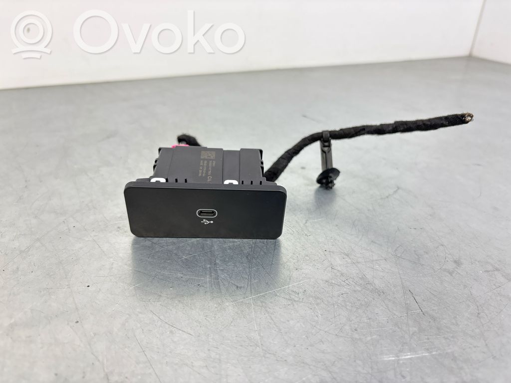 Enchufe conector USB   R8A219010CA,240327079501CA,XFSX1