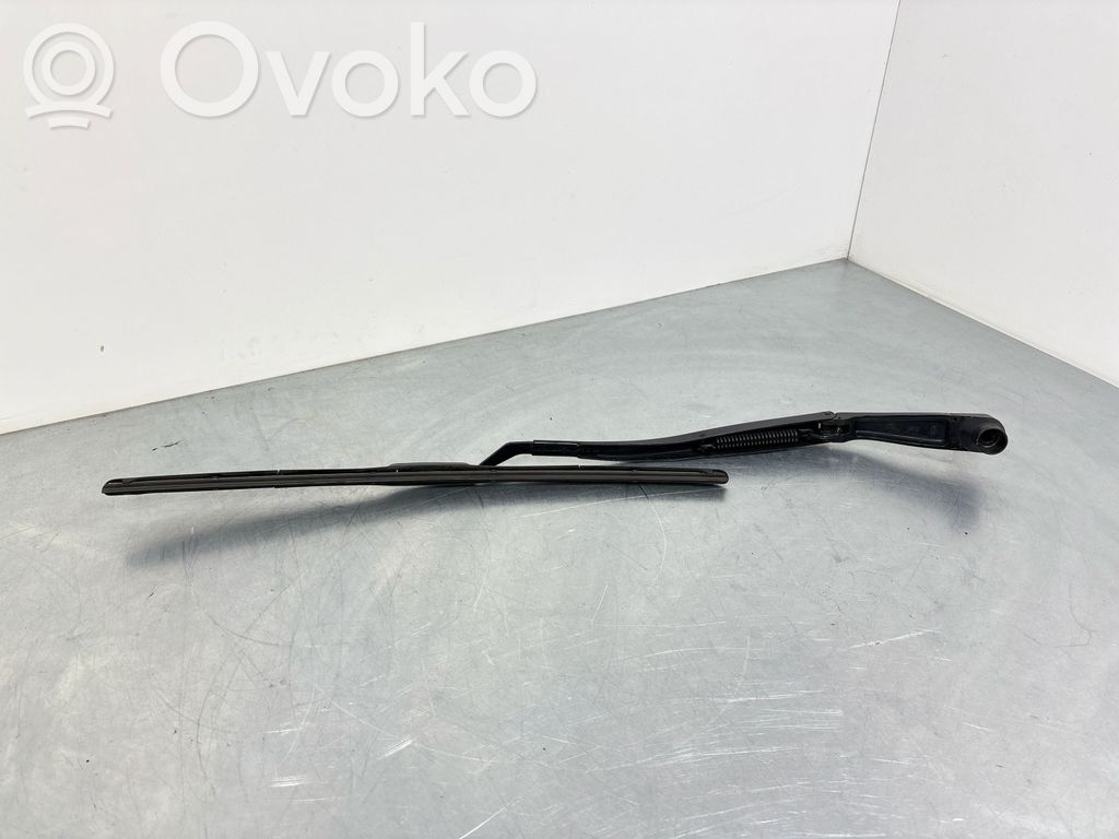 Jeep Grand Cherokee Front wiper blade arm 