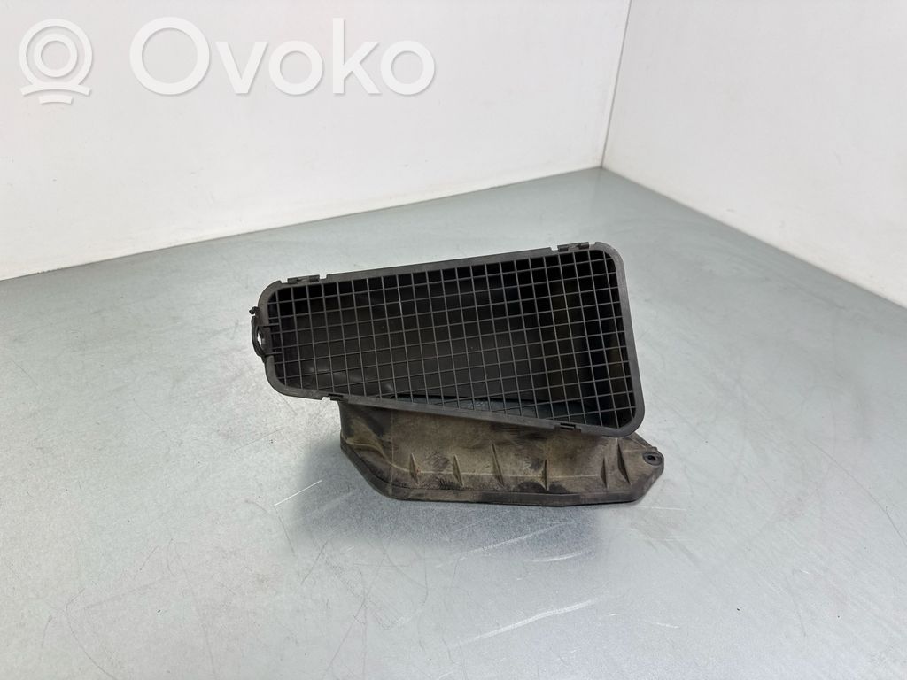 Porsche Macan (95B) Air intake duct part 