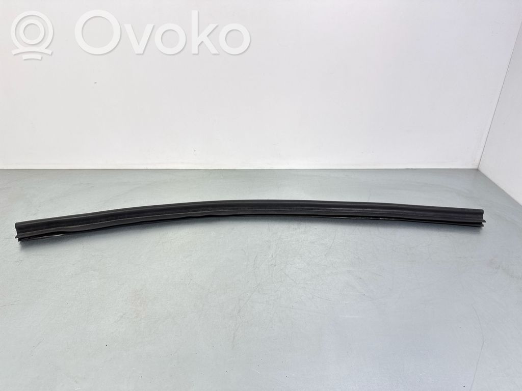 Porsche Macan (95B) Engine compartment rubber 