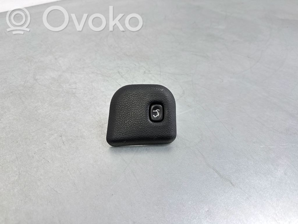 Jeep Grand Cherokee Tailgate opening switch 