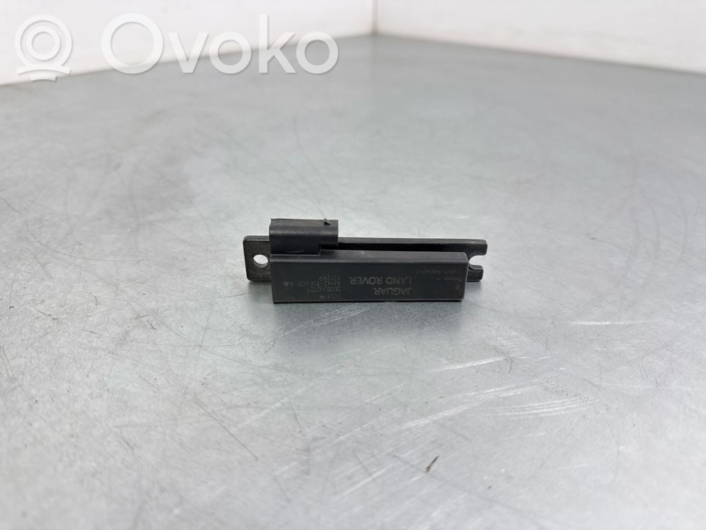 Jaguar F-Pace Keyless system antenna 