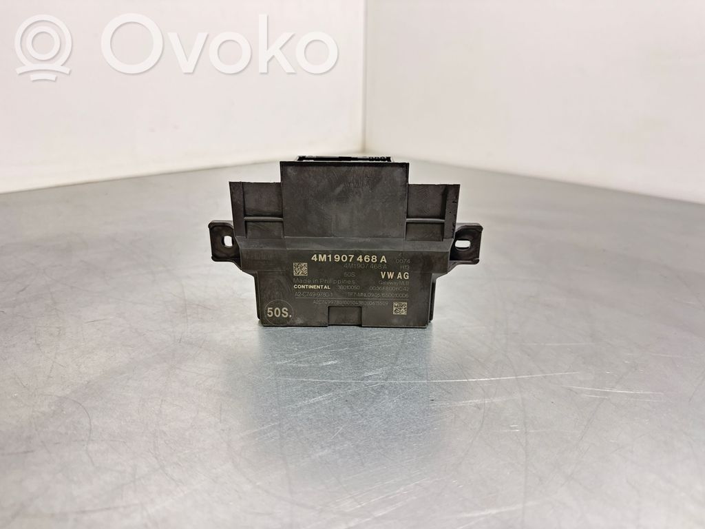 Audi Q7 4M Gateway control module 
