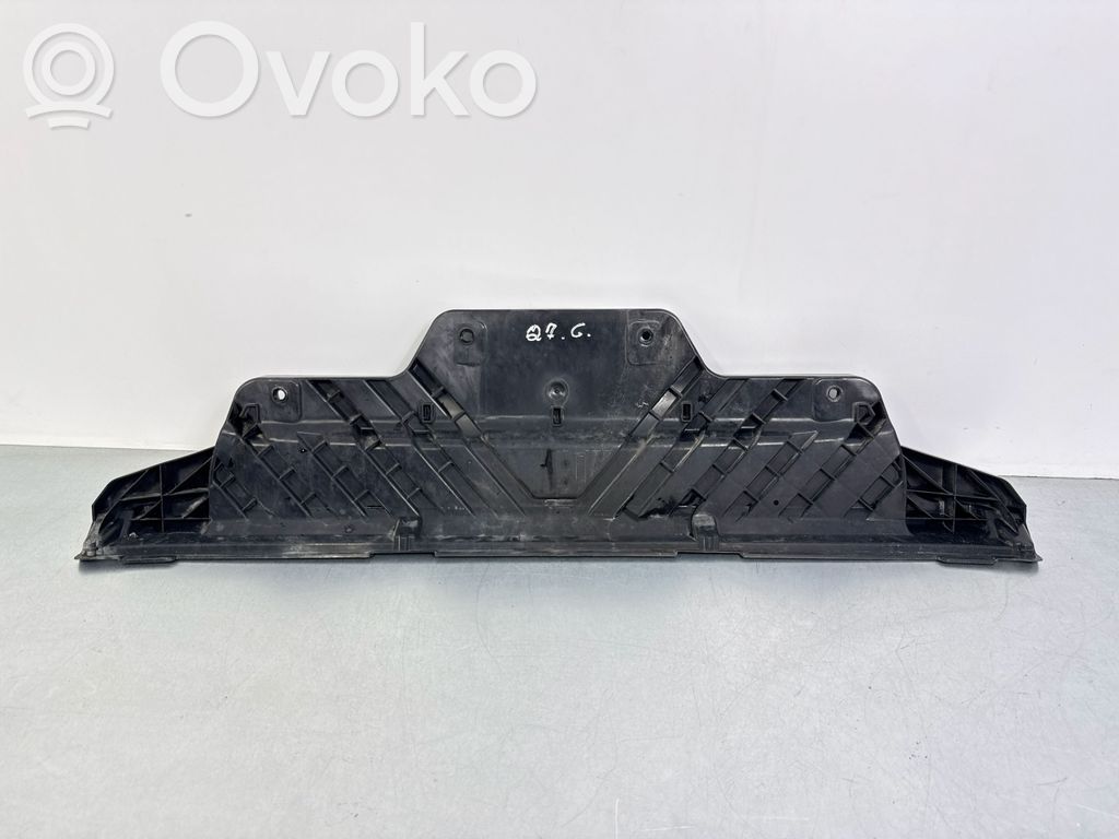 Audi Q7 4M Rear bumper mounting bracket 