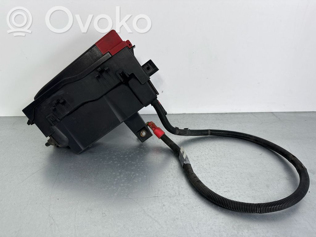 Jaguar F-Pace Fuse module 