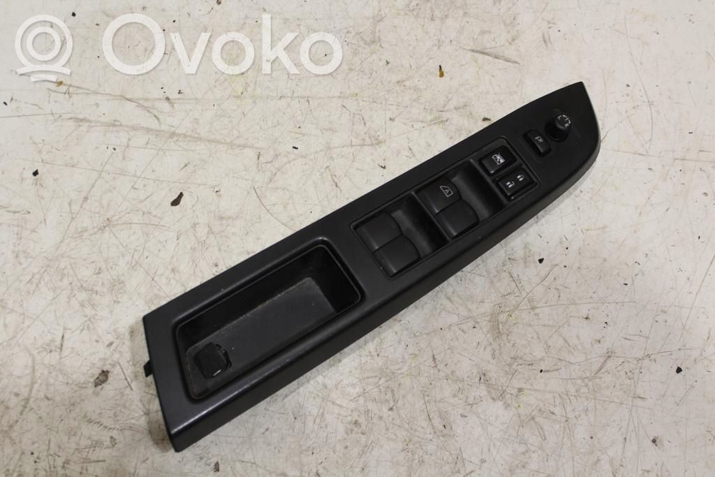 Subaru XV I Electric window control switch 