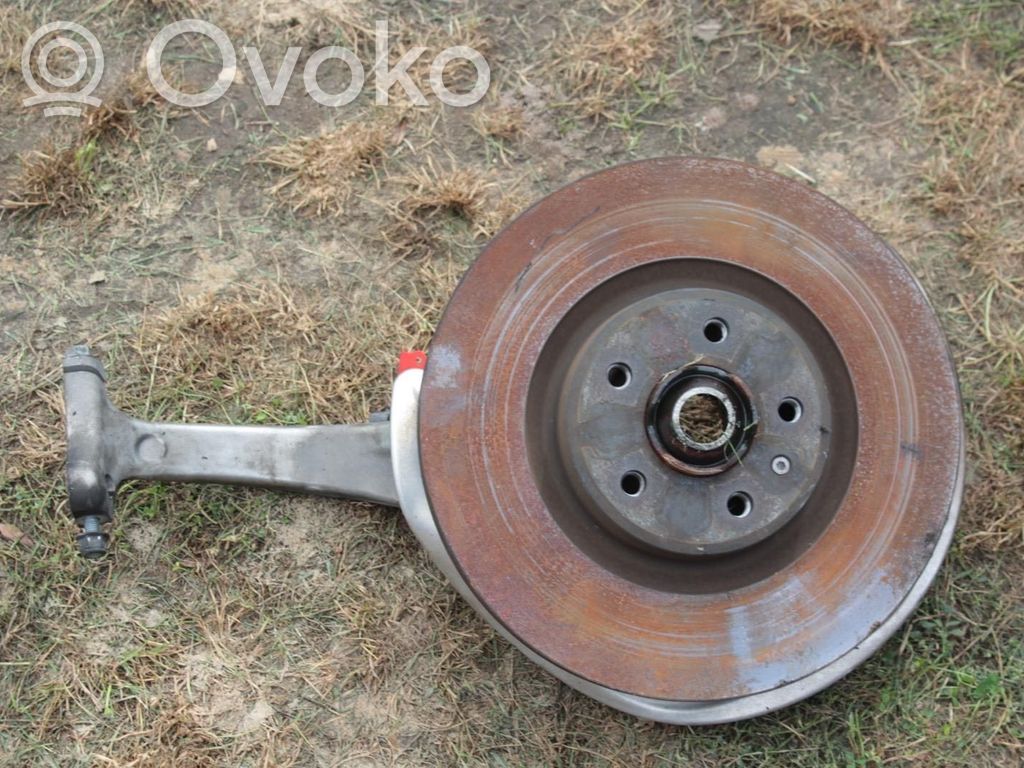 Audi A4 S4 B9 Priekšējā riteņa rumbas vārpstas šarnīrs (stupica, capfa) 
