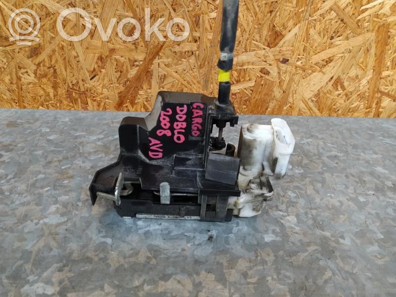 Fiat Doblo Zamek drzwi przednich 