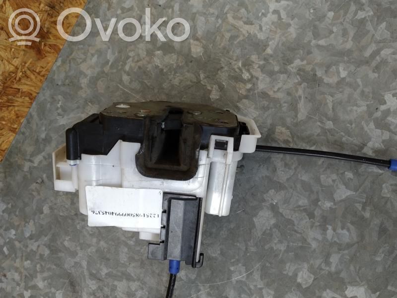 Peugeot Bipper Priekšpusē slēdzene 