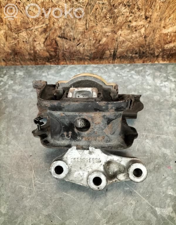 Citroen C3 Engine mount bracket 