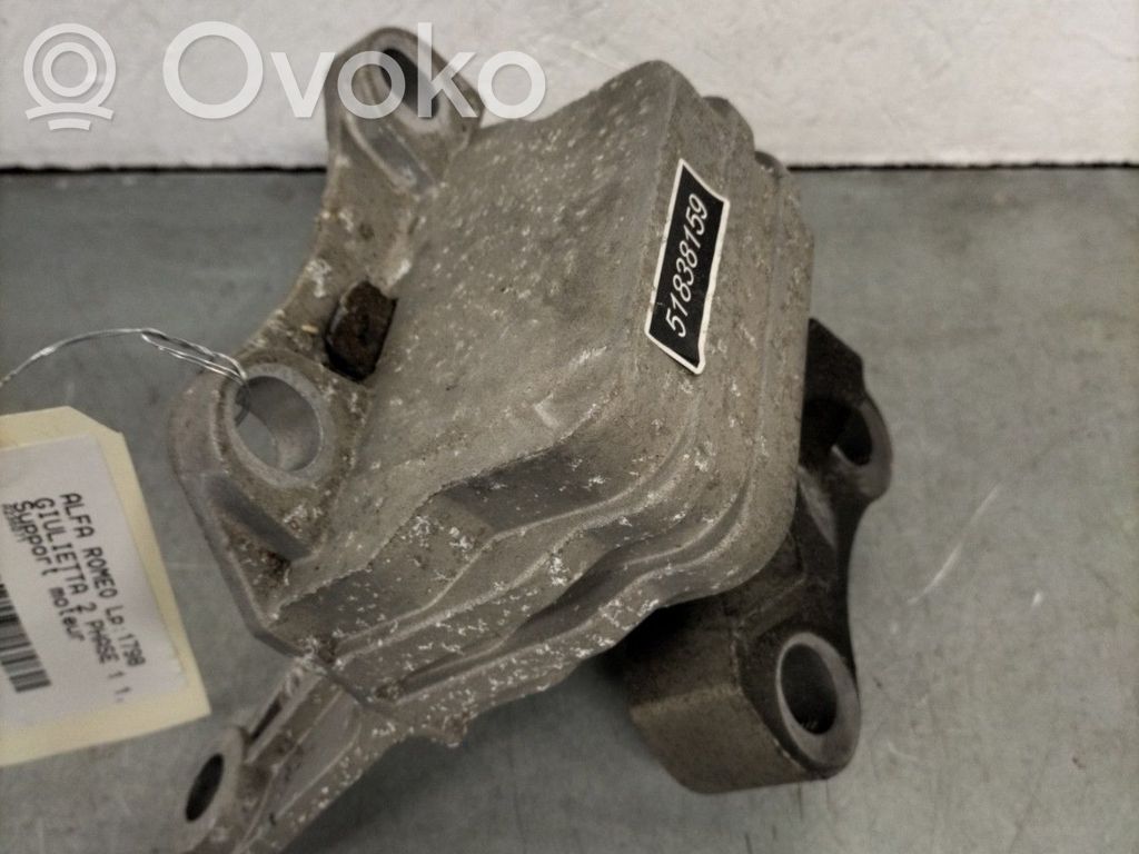 Engine mount bracket   51838159