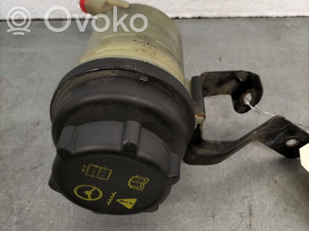 Ohjaustehostimen nestesäiliö   BK213R700AB