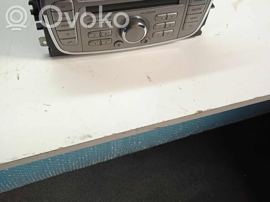 Ford Focus Radio / CD-Player / DVD-Player / Navigation 
