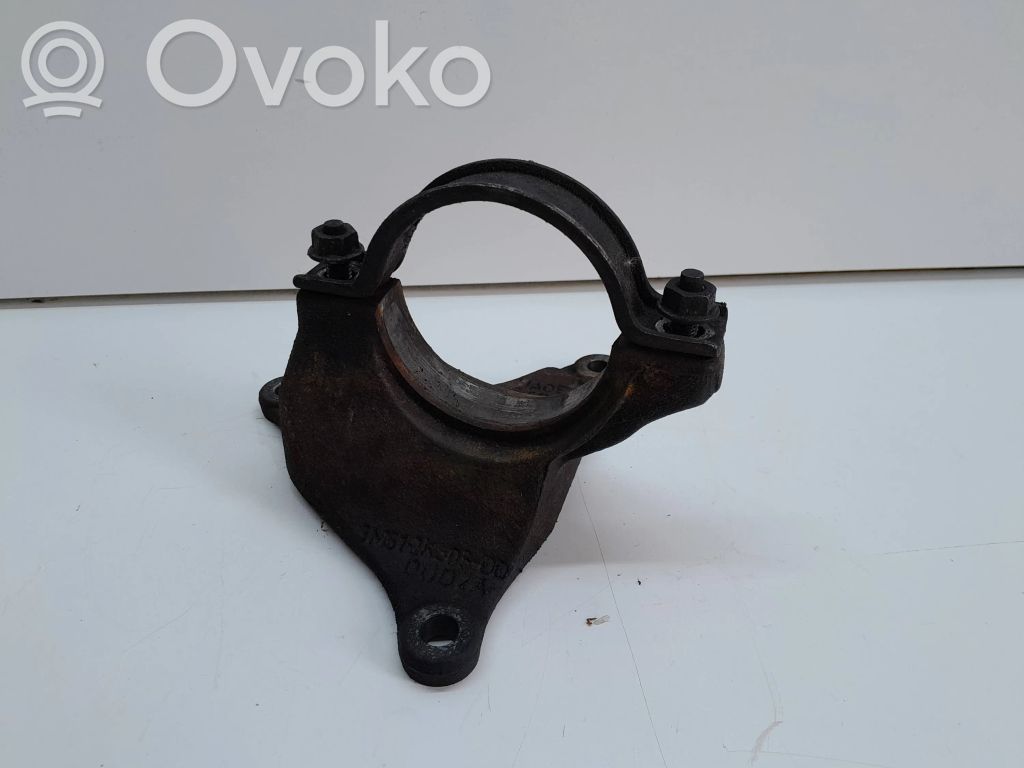 Volvo V50 Engine mounting bracket 