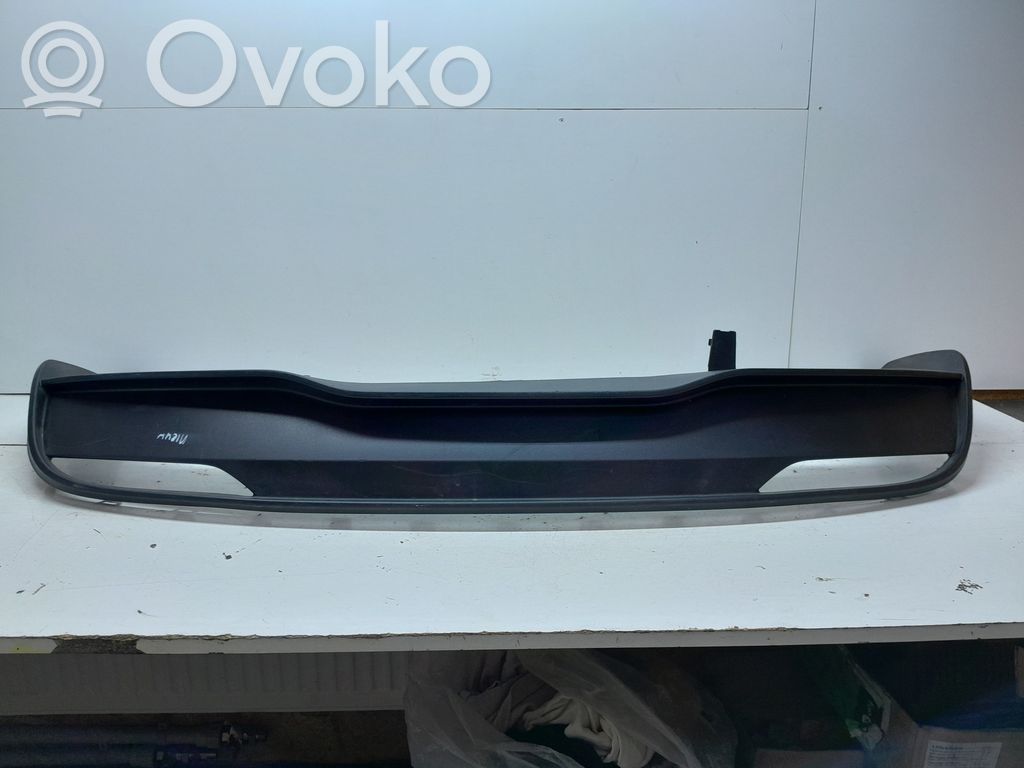 Tesla Model 3 Moulure inférieure de pare-chocs arrière 