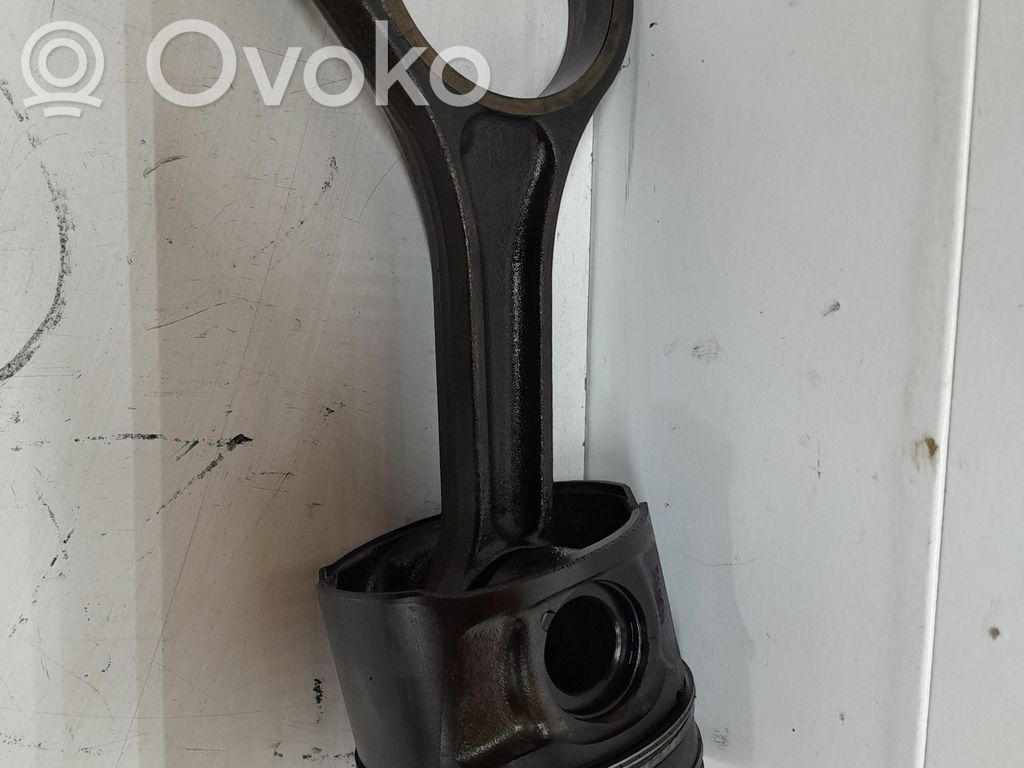 Citroen C5 Piston with connecting rod 