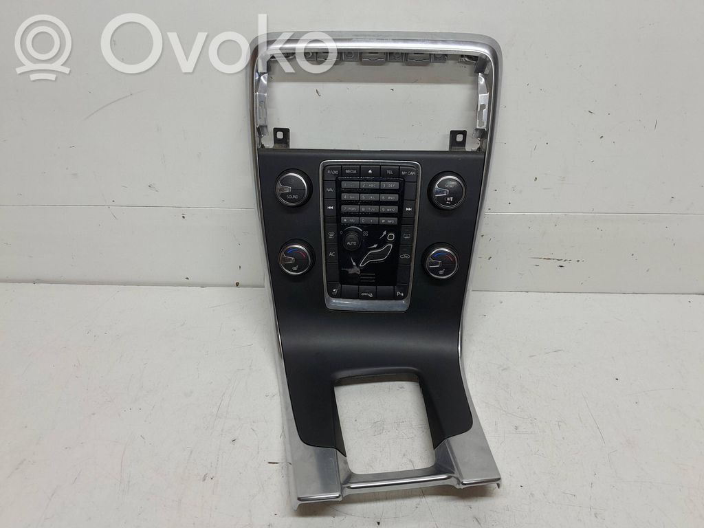 Volvo V60 Radio/GPS head unit trim 