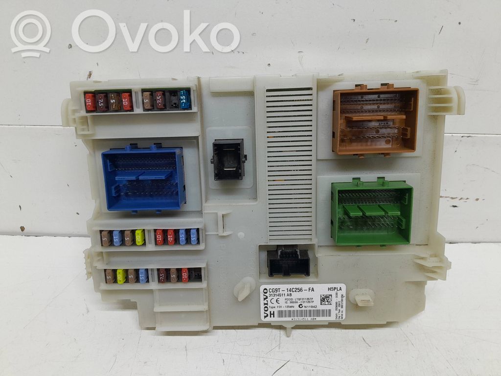 Volvo V60 Fuse module 