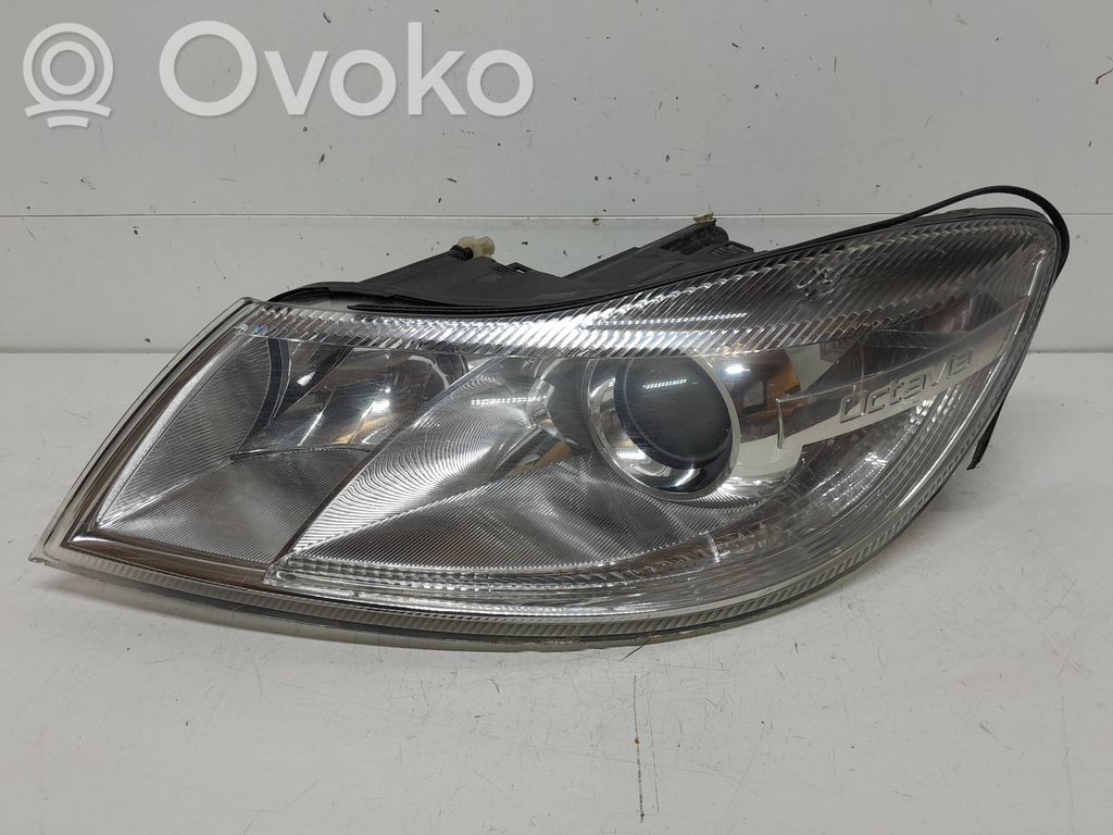 Skoda Octavia Mk2 (1Z) Lampa przednia 
