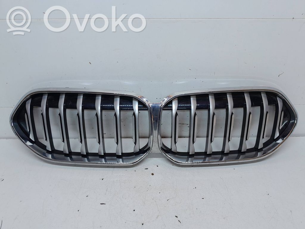 BMW 1 F40 Maskownica / Grill / Atrapa górna chłodnicy 