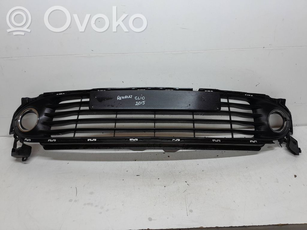 Renault Clio IV Etupuskurin alempi jäähdytinsäleikkö 