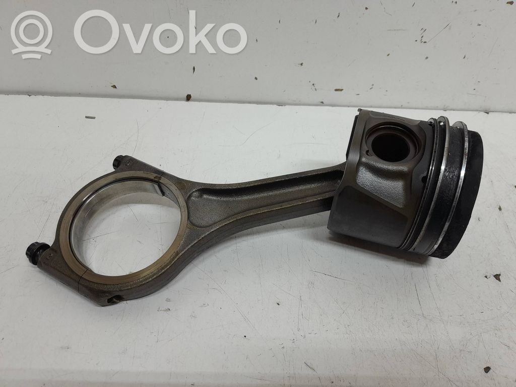 Peugeot 607 Piston with connecting rod 