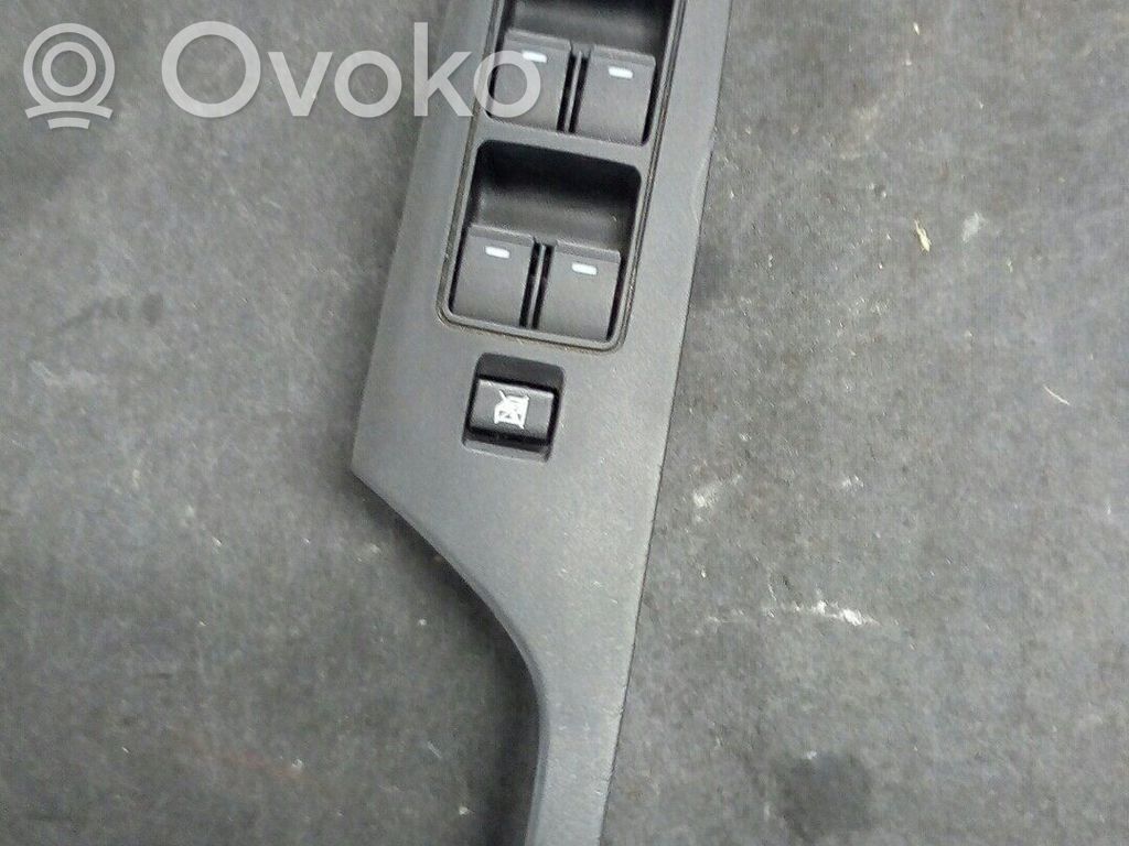Electric window control switch   GDK566350A