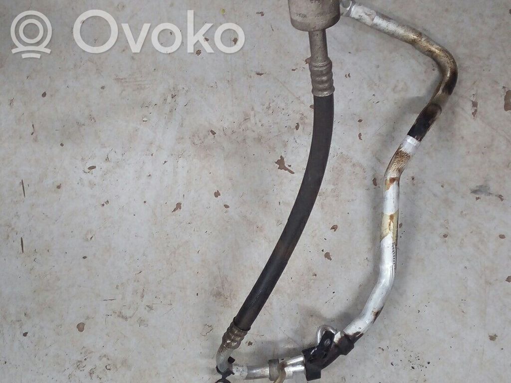 Ilmastointilaitteen putki (A/C)   H1F119A834NA