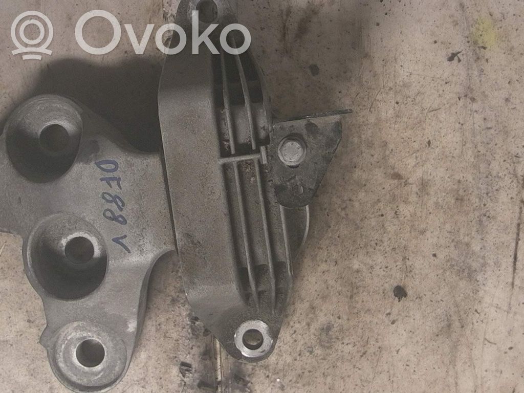 Opel Insignia B Engine mount bracket 
