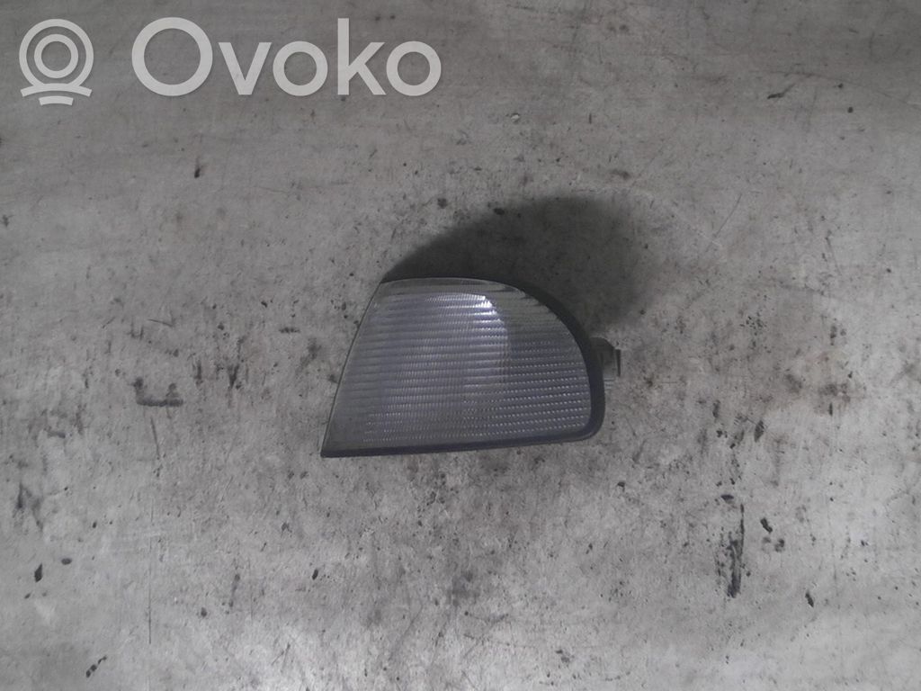 Audi A4 S4 B5 8D Priekinis posūkio žibintas 